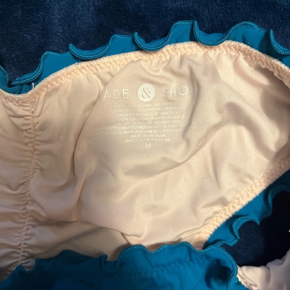 Bikini - Picture 2 of 2